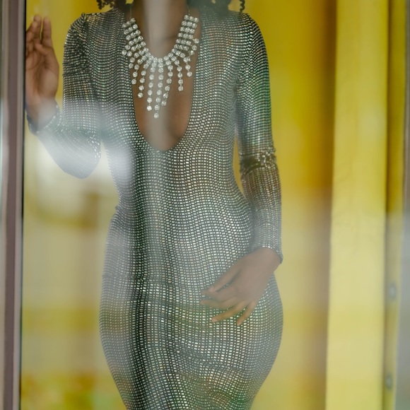 ‼️ Silver Hologram V Cut Body-con Midi Dress - Picture 5 of 9